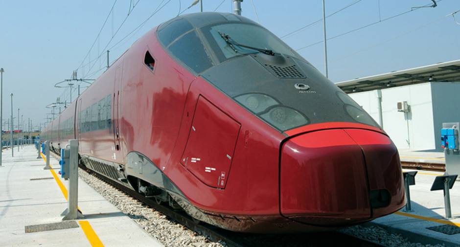 Alstom, la pionera de la alta velocidad española aspira a situar sus trenes Avelia en las líneas gallegas