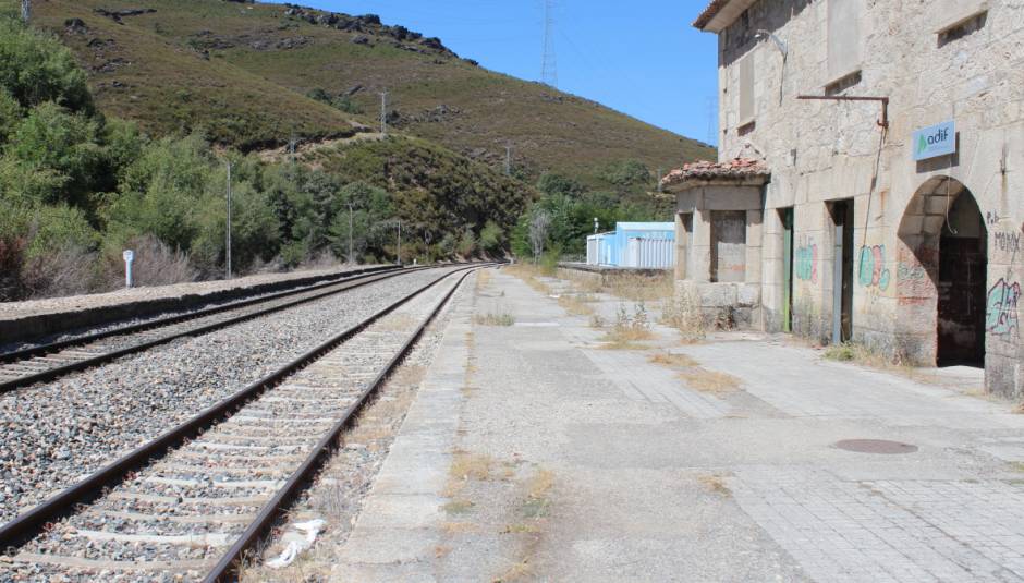 Agosto cierra sin haber sido licitado ningún proyecto del acceso a Ourense