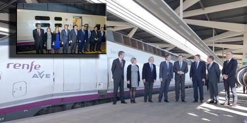 Rajoy inaugura el AVE directo Madrid- Castellón en un viaje que llega con media hora de retraso por una incidencia técnica
