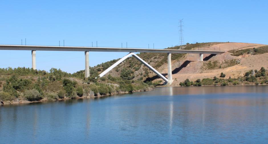 Fomento espera tener completos los 110 kilómetros de plataforma entre Zamora y Pedralba al finalizar el primer trimestre del año