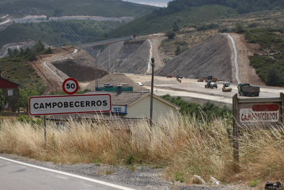 El Adif licita el montaje de la vía entre Campobecerros y Taboadela por 26 millones de euros