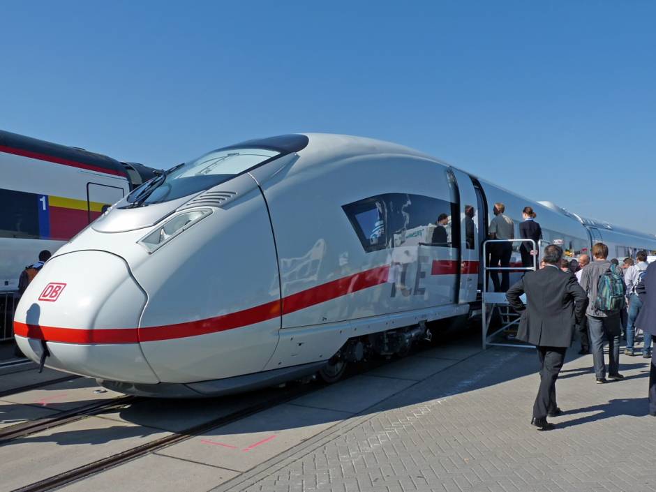 Alstom, Bombardier,  CAF , Siemens y Talgo participarán en el concurso para la fabricación de los trenes AVE a Galicia