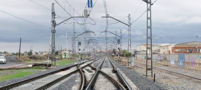 El aluminio podría sustituir al cobre en la catenaria del AVE gallego