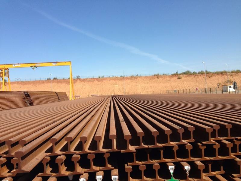 La factoría asturiana de Arcelor Mittal suministrará carril para el tramo Zamora-Pedralba de la Pradería