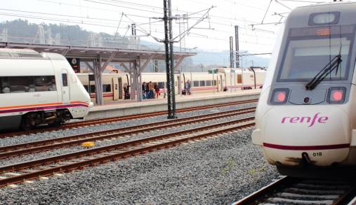 Renfe limita a cuatro trenes diarios el uso de los bonos de media distancia