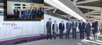 Rajoy inaugura el AVE directo Madrid- Castellón en un viaje que llega con media hora de retraso por una incidencia técnica