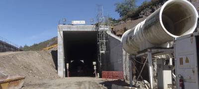 Concluye la perforación del túnel izquierdo de Requejo