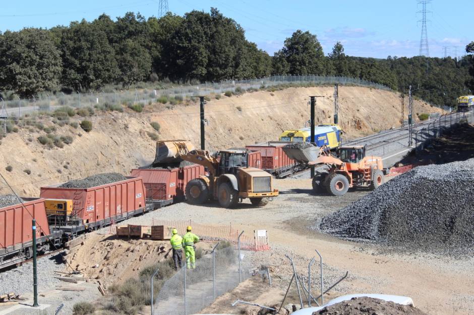 El montaje de la vía del AVE en Ourense comenzará por Meamán, que luego será base de mantenimiento de la línea