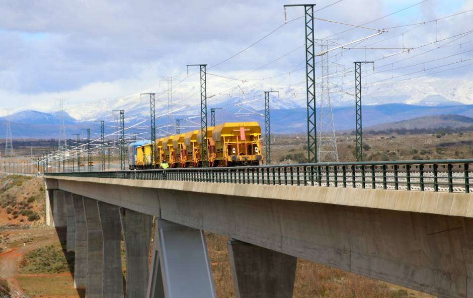El viaducto sobre el Tera entre Zamora y Pedralba pasa las pruebas de carga