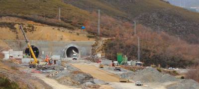 Abril cierra con un importante avance de las obras pero sin ningún nuevo tramo entregado al Adif