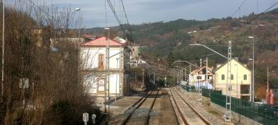 Xunta y Concello polemizan sobre la fecha de llegada del AVE a Lugo