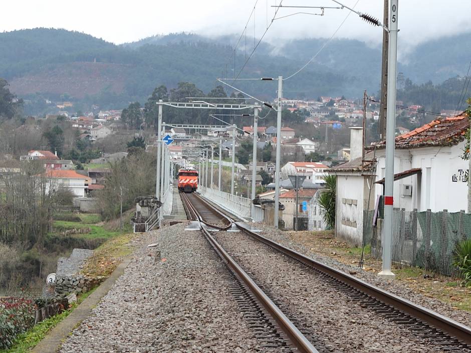 Los trenes eléctricos portugueses llegaron hasta Valença