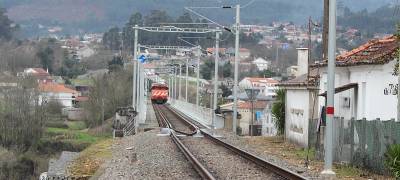 Los trenes eléctricos portugueses llegaron hasta Valença