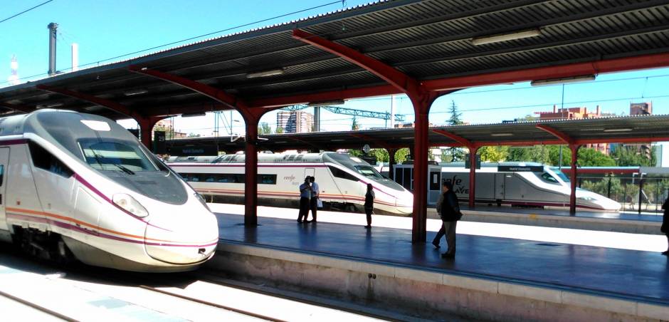 Adif prepara dos vías de ancho estándar para los futuros AVE a Galicia