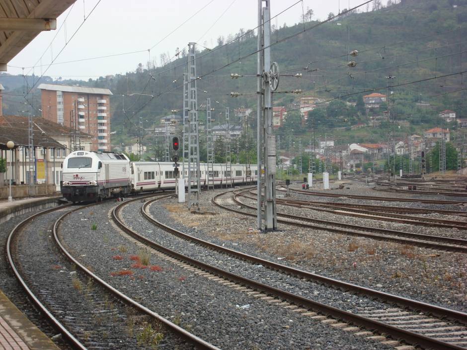 El Adif inicia los trámites para la expropiación de las fincas por las que llegará el AVE a la estación de Ourense