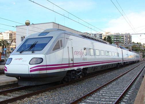 Renfe recupera la serie 490 para servicios de media distancia