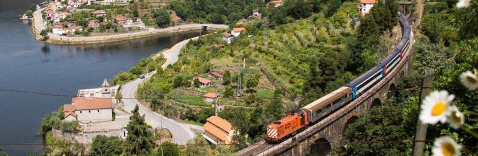 Los coches Arco que Portugal compró a Renfe inician su servicio por la Linha do Minho