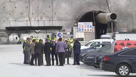 Ana Pastor asiste al cale del túnel izquierdo de A Canda