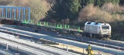 La base de Meamán acopia carril para empezar a tender la línea férrea en Ourense