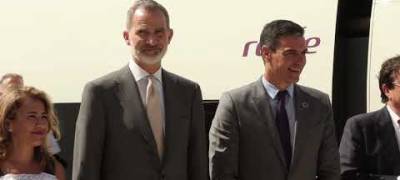 El Rey inaugura el tramo Cáceres-Badajoz del AVE a Extremadura para el que ya se venden billetes desde Ourense
